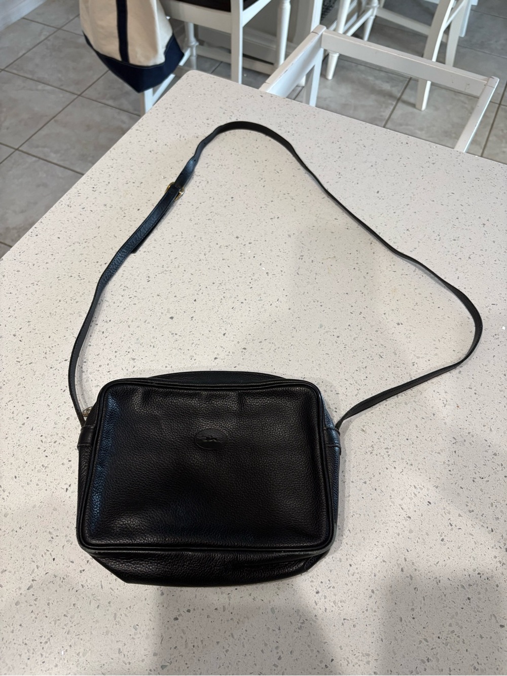 Vintage pebble leather Longchamp Black Leather Messenger Crossbody